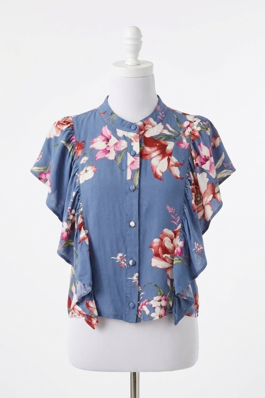 NEW LISTICLE floral flutter sleeve blouse in denim